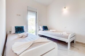 5 bedrooms, WiFi, bed sheets - Villa Hanna with Private Pool in Sutomore (Sutomore)