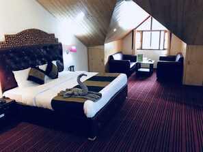 ห้องลักซ์ชัวรี่ดับเบิล | เตารีด/โต๊ะรีดผ้า, Wi-Fi ฟรี, ผ้าปูที่นอน, ทางสำหรับรถเข็น