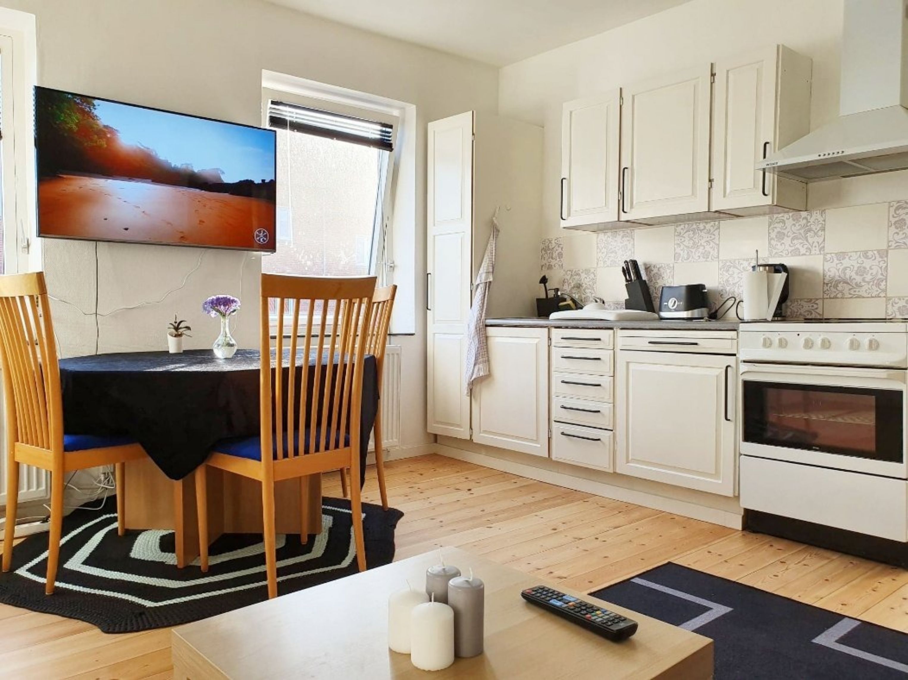 City Apartment, 1 Bedroom, Kitchen | In-room dining