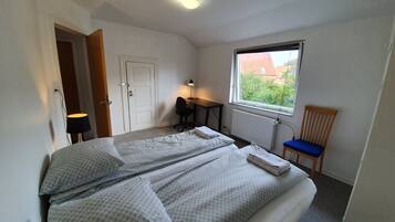 City Apartment, 1 Bedroom, Kitchen | 1 bedroom, hypo-allergenic bedding, individually decorated