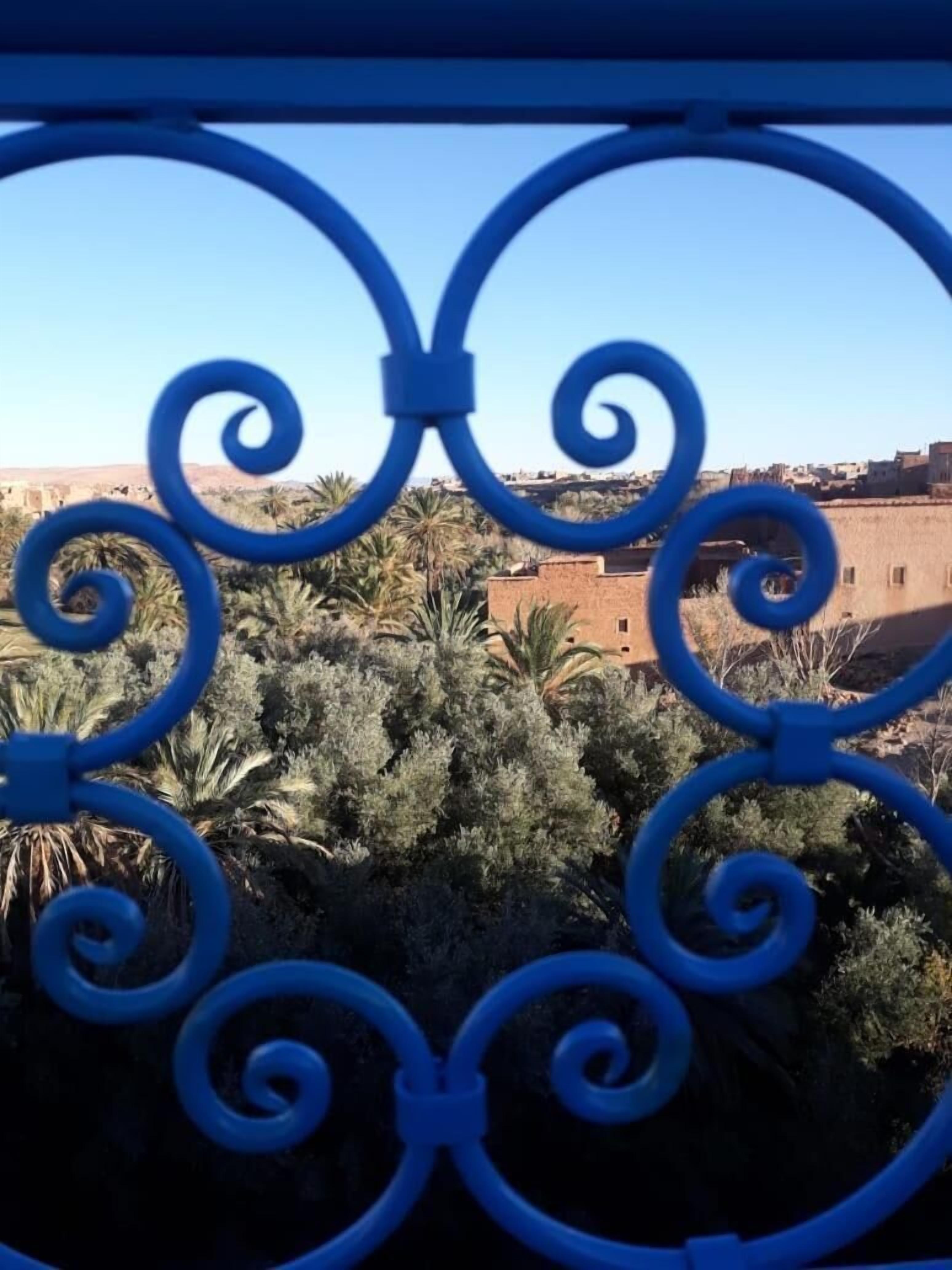 تفاصيل الفندق من الخارج