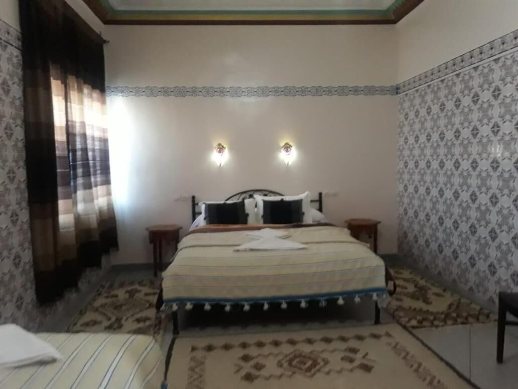 ستائر تعتيم وواي فاي مجانًا وملاءات أسرّة