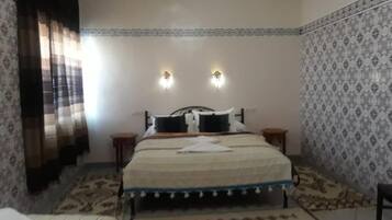 Blackout drapes, free WiFi, bed sheets