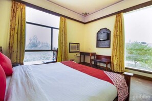 Quarto casal lua de mel | Escrivaninha, Wi-Fi de cortesia