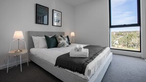 2 bedrooms, iron/ironing board, bed sheets - Simple And Cozy Apartment In Parkville (Parkville)
