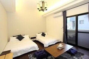 Traditional Quadruple Room | Individually decorated, individually furnished, blackout drapes - Alley B&B (Hualien City)