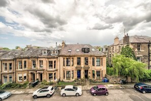 Apartment (2 Bedrooms) | Exterior - Bright Flat in City Centre for up to 6 Guests! (Edinburgh)