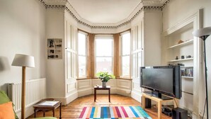 Unclassified image, 4 of 57, button - Bright Flat in City Centre for up to 6 Guests! (Edinburgh)