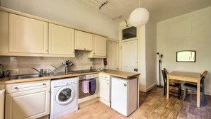 Unclassified image, 3 of 57, button - Bright Flat in City Centre for up to 6 Guests! (Edinburgh)