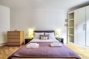 1 bedroom, iron/ironing board, bed sheets - Bright Georgian 1BR Flat in West End (Edinburgh)