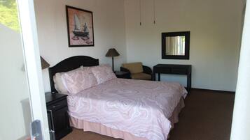 Apartment | 2 bedrooms, desk, bed sheets