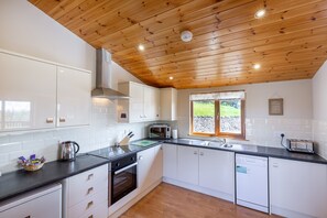 小屋, 多張床 | 私人廚房 | 雪櫃、微波爐、焗爐、爐具