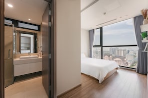 Superior Apartment | Individually decorated, individually furnished, desk, laptop workspace - Cindy Vinhomes Skylake Apartments (Hanoi)