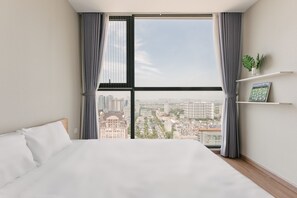 Superior Apartment | Individually decorated, individually furnished, desk, laptop workspace - Cindy Vinhomes Skylake Apartments (Hanoi)