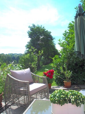 อพาร์ทเมนท์โรแมนติก | ลานระเบียง/นอกชาน