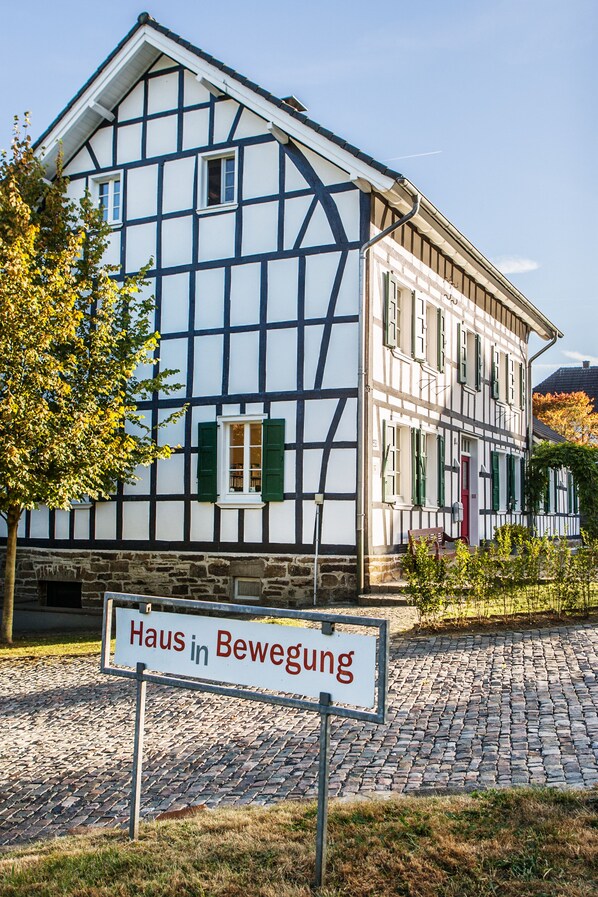 Front of property - Haus in Bewegung (Neunkirchen-Seelscheid)
