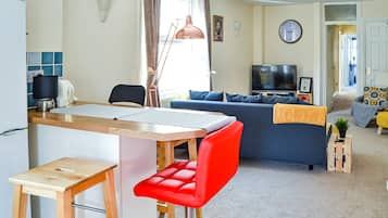 Two-Bedroom Apartment | In-room dining