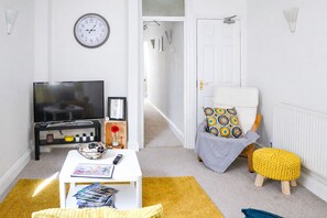 Appartement | Aire de séjour | Téléviseur connecté de 40 po avec télévision numérique, Netflix