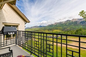 Property grounds - Ski-In/Ski-Out Winter Home by InvitedHome | Hot Tub, Walk to Village (Mountain Village)