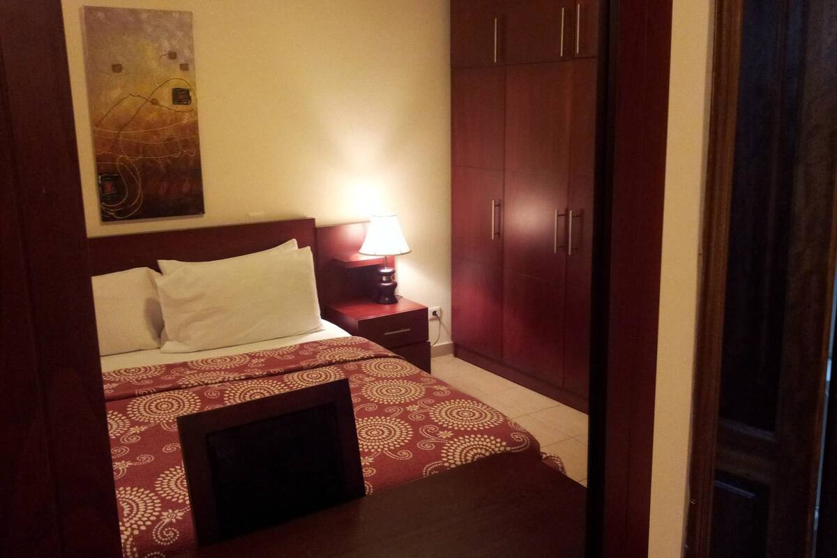 standard double room | minibar, desk, blackout curtains, iron/ironing board