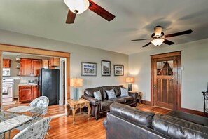 TV, fireplace - Wyoming Farmhouse Retreat! 10 Mi to Bighorn Canyon (Lovell)