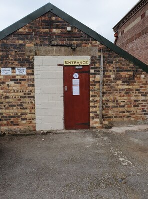 Exterior - Roaches Bunkhouse - Hostel (Leek)