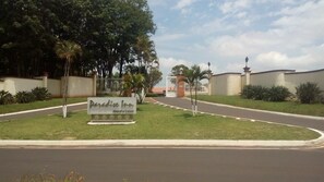 Entrada de la propiedad