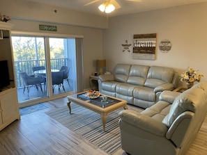 Smart-TV, DVD-spiller og leker