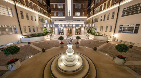 Vista frontal de la propiedad