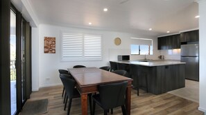Dining - "Horizons" Unit 4 - Beachfront Unit (BARGARA)