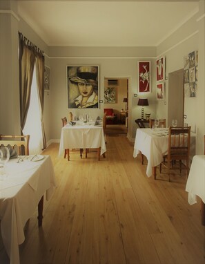 Dining - Award-winning cuisine, great hospitality (Montagu)