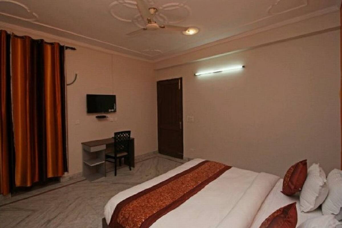Deluxe Double Room | Rollaway beds (surcharge), WiFi (free)