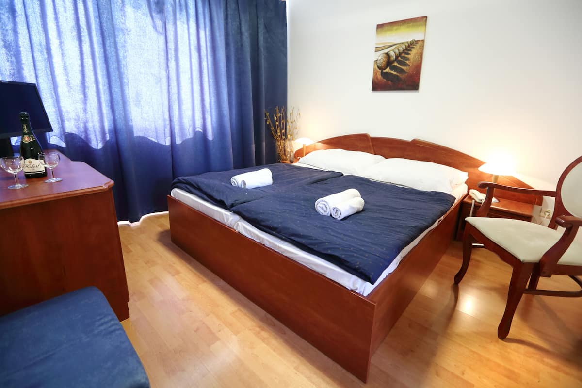 Desk, bed sheets