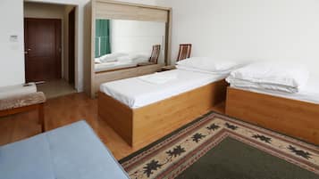 Classic-Doppelzimmer | Schreibtisch, Bettwäsche