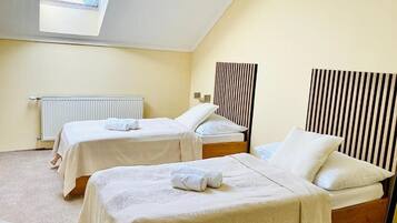 Classic-Doppelzimmer | Schreibtisch, Bettwäsche