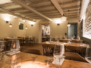 Breakfast, lunch, dinner served; local and international cuisine - Cà Toresele Relais Osteria Garden (Verona)