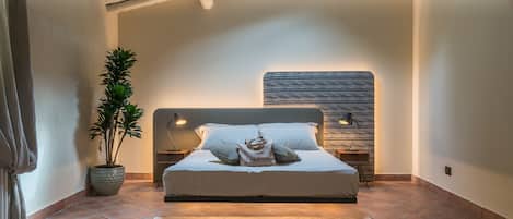 Deluxe Double or Twin Room (Lunaria) | Premium bedding, down comforters, pillowtop beds, minibar