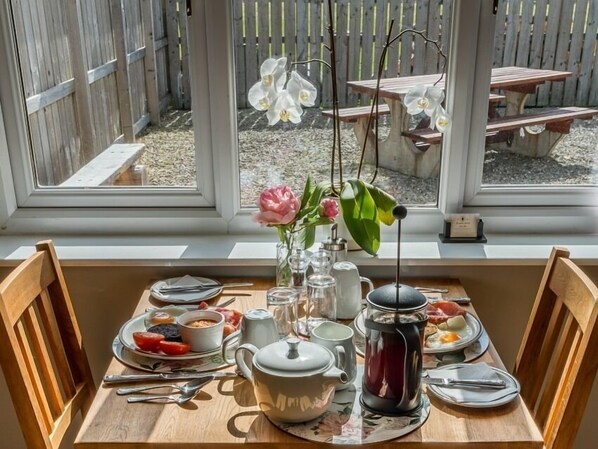 Free daily full breakfast - The Birches (Dingwall)