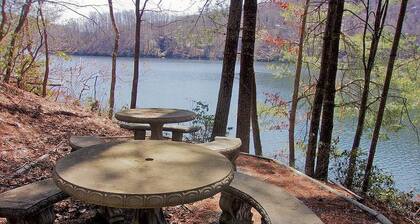 BEARADISE CABIN AT NANTAHALA LAKE  3-BEDROOMS 2-BATH SLEEPS 10 PEOPLE