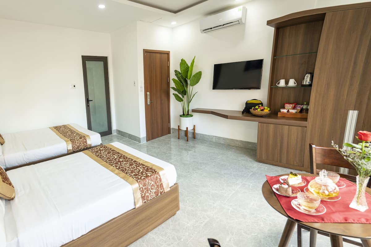 Deluxe Twin Room | Minibar, soundproofing, free WiFi, bed sheets
