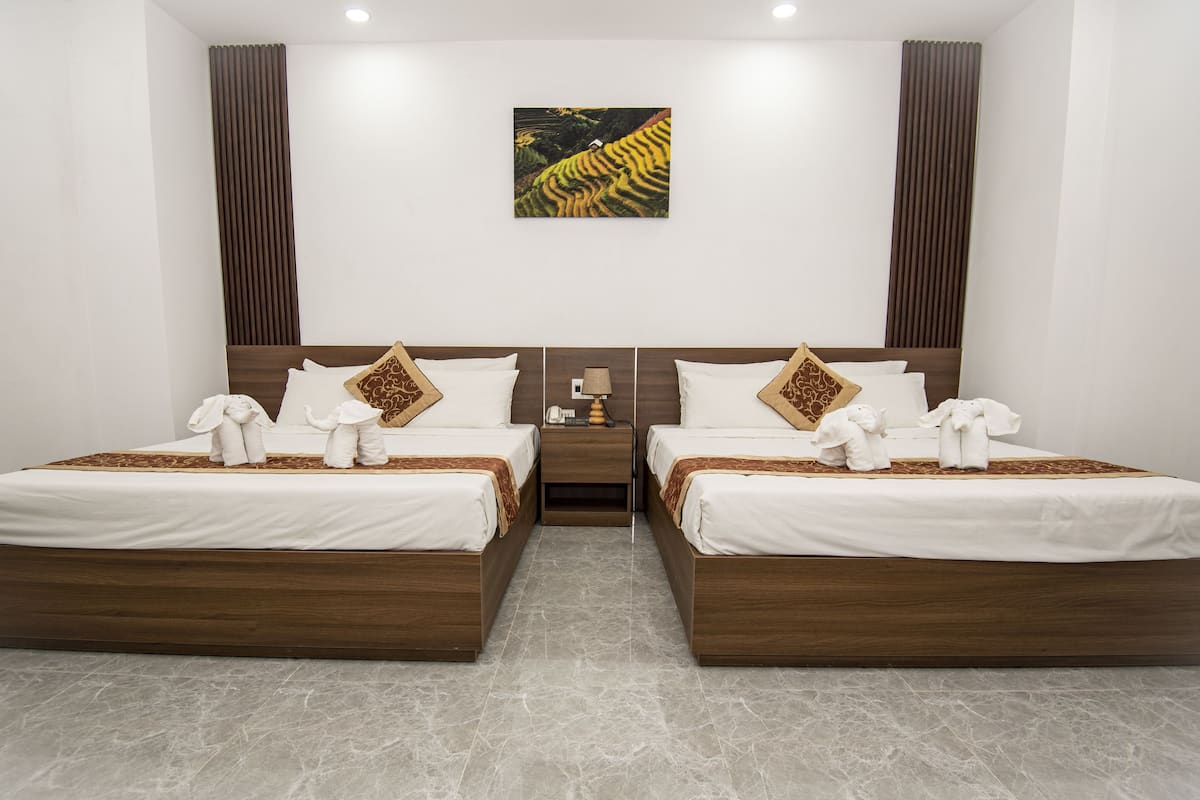 Family Room | Minibar, soundproofing, free WiFi, bed sheets