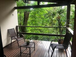 Chale com banheira estilo japones | Sacada