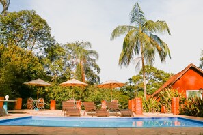 Kolam renang outdoor