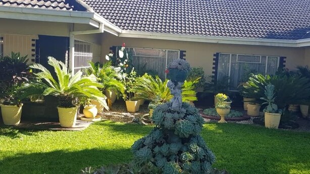 Unclassified image, 1 of 4, button - Ashley's Guest House (Harare)