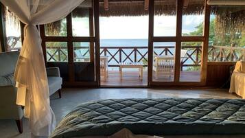 In-room safe, iron/ironing board, free WiFi, bed sheets