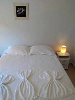 Double Room | Free WiFi, bed sheets