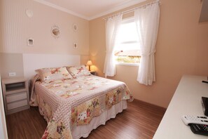 2 makuuhuonetta, silitysrauta/-lauta, Wi-Fi