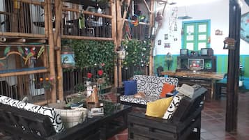 Tempat makan luar
