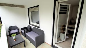 Family Apartment (GL15, incl. 100 EUR Cleaning Fee) | Terrace/patio - Ferienwohnung GL15 nähe Cologne Köln (Bergisch Gladbach)