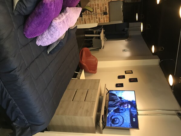 Téléviseur connecté, Netflix, services de diffusion en continu